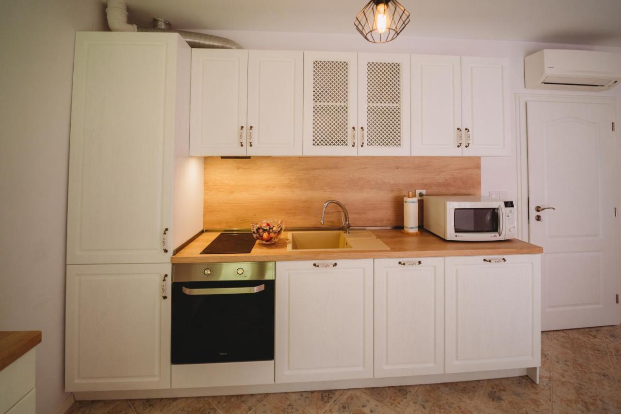 Апартамент Andreya's Sea Apartment-beach, Sea Garden ,old Town, Free Parking, Free Evcharging Station Варна